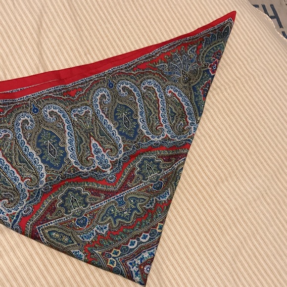 Scarf - Picture 1 of 4